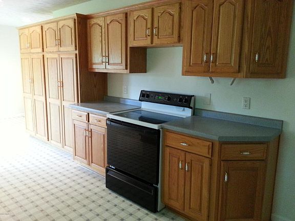 3rd image of 11089 Evergreen Dr