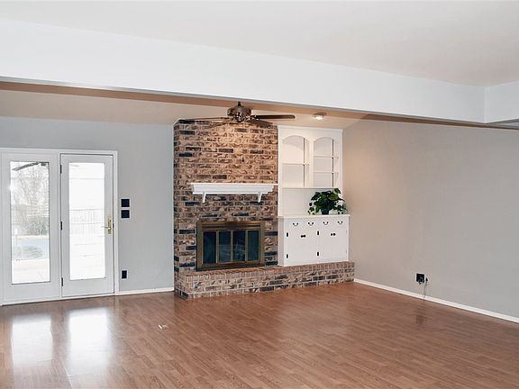 4th image of 1213 Brentwood Dr