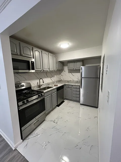 2608 Wade Rd SE #103