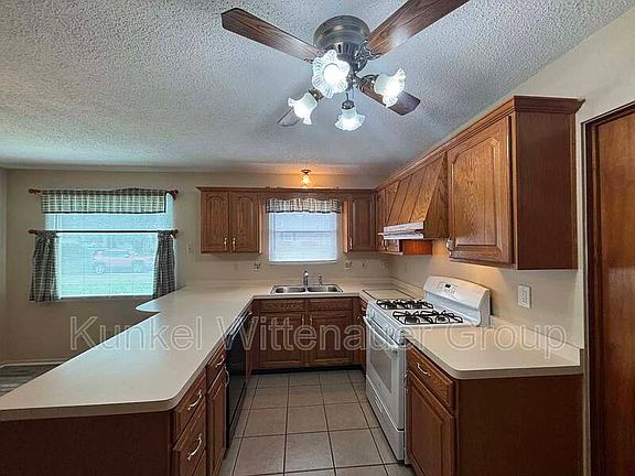 5th image of 1211 E C St