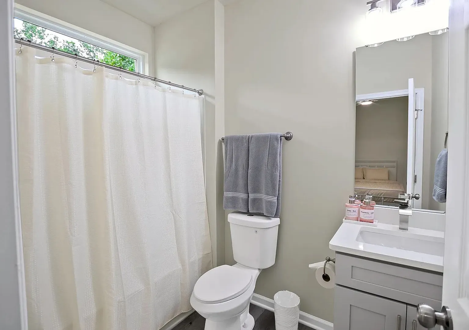 Room in 3 Bedroom Home in Charlotte — Photo 4