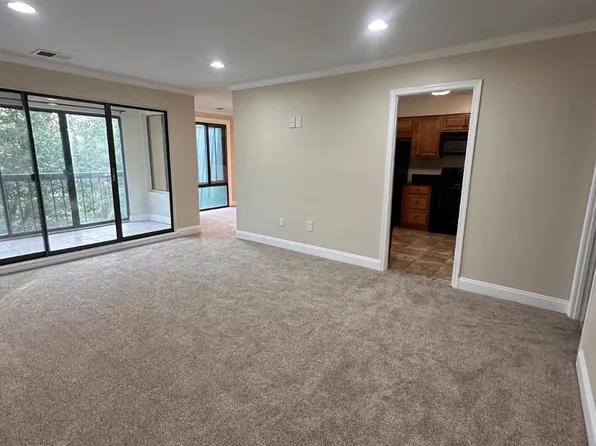 1016 Brinker 302 Dr #302, Hagerstown, MD 21740