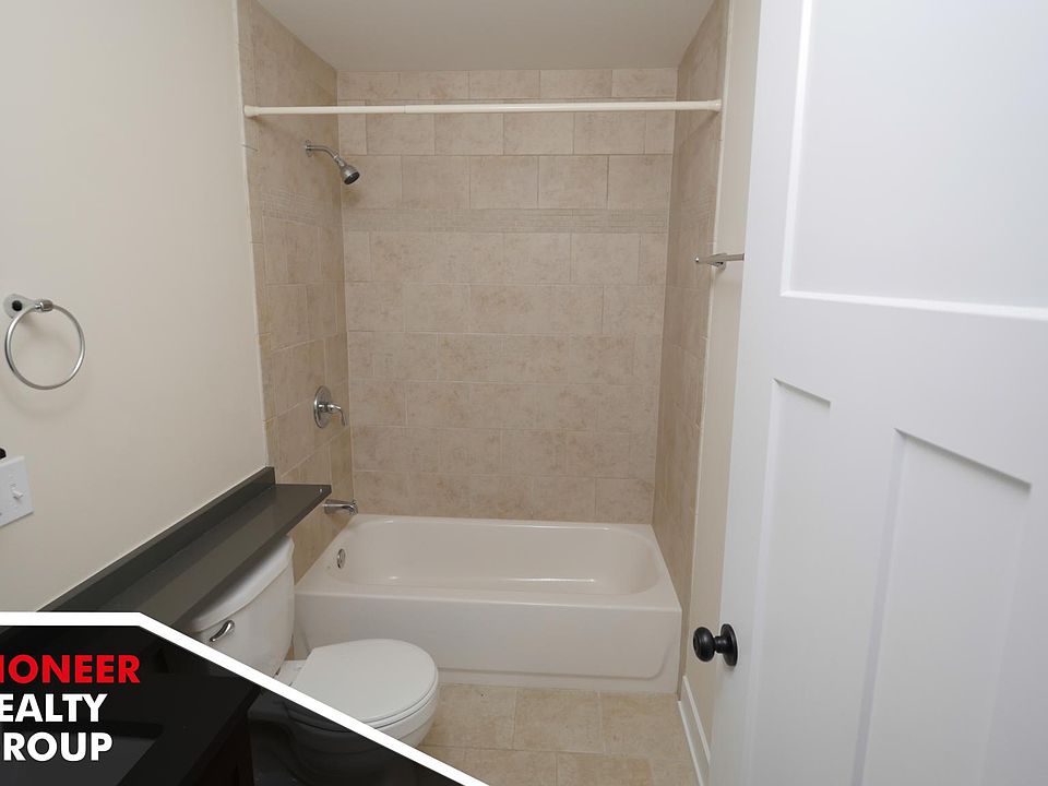 1st image of 556 W Arlington Pl #402