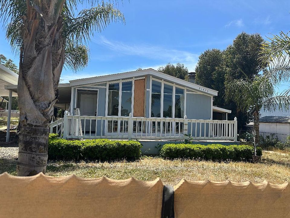 1st image of 21475 Apricot Ln