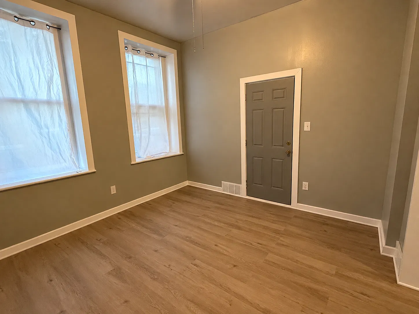 1 bed, 800 sqft, $1,750 — Photo 2