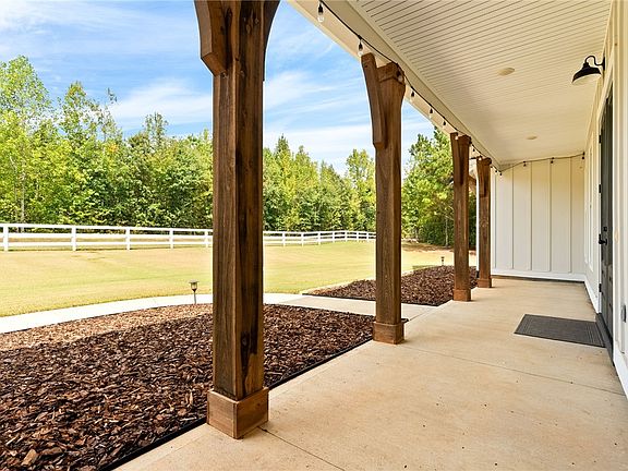 5th image of 2845 Pear Tree Rd