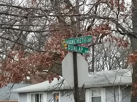 5th image of 1754 Hanchett Ave NW