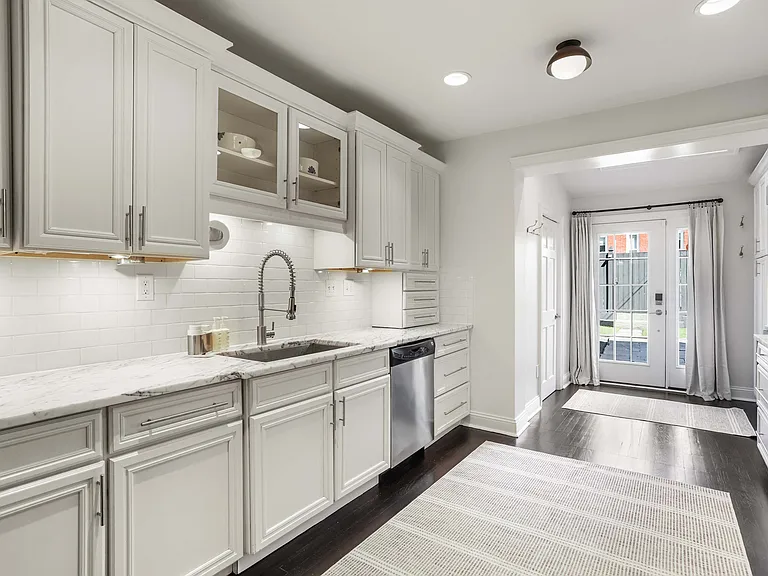 1313 22nd St NW — Photo 13