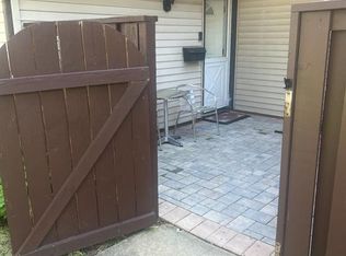 250 Feller Dr, Central Islip, NY 11722