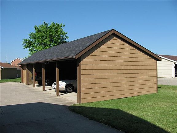 2nd image of 630 Leo Dr