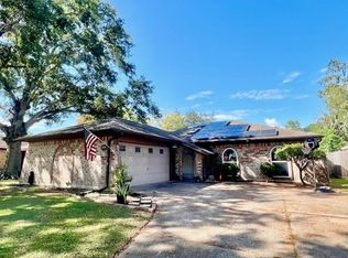 819 Redway Ln, Houston, TX 77062