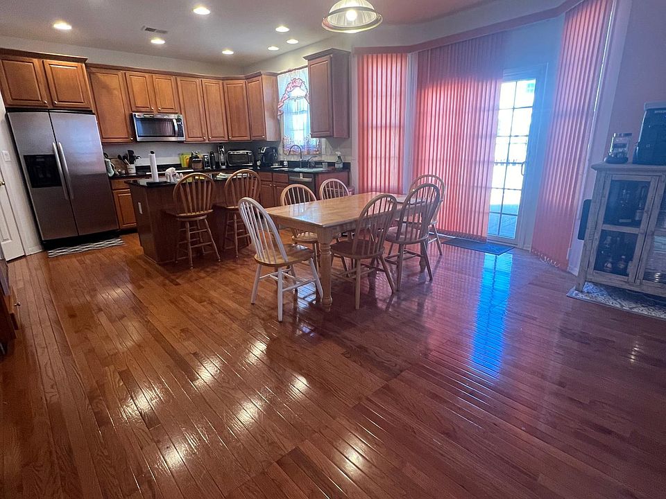 5 Crown Point Ct Old Bridge NJ Zillow