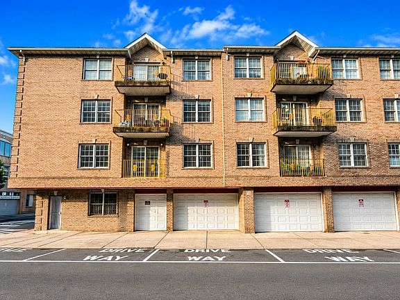 2nd image of 2519 West St APT 2
