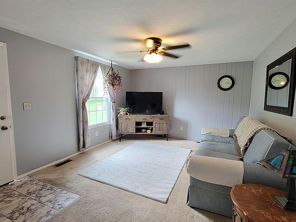 3rd image of 2182 E Hanby Sq