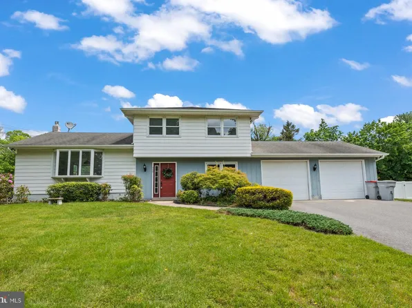 305 Lawrence St, Vineland, NJ 08361