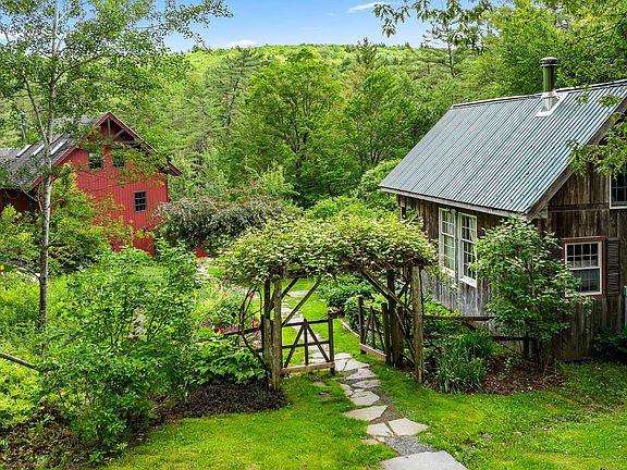 2nd image of 1355 Podunk Road