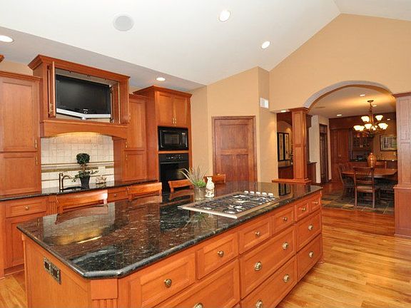 Center Island in Kitchen