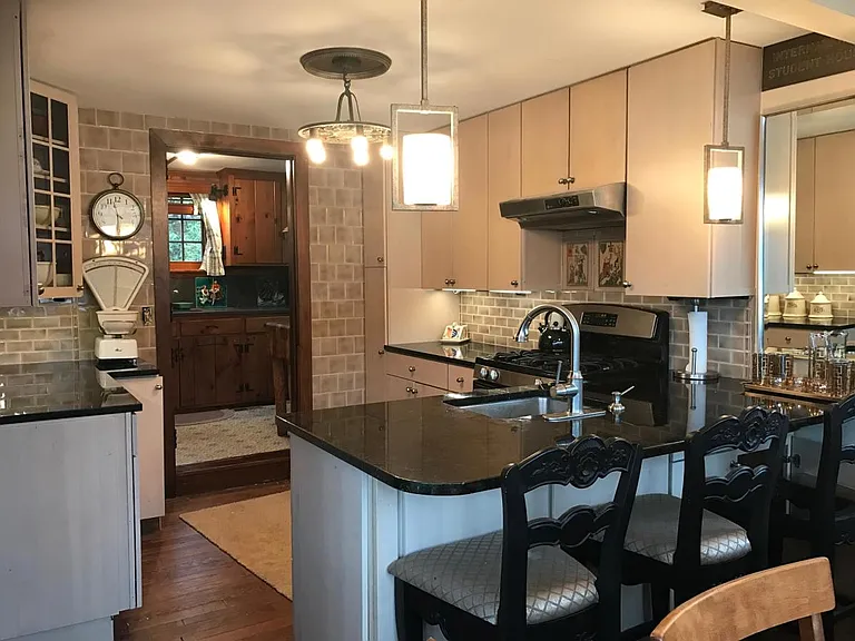 10 Juniper Ln — Photo 18