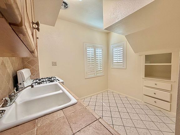 4th image of 25091 25101 1/2 Redlands Blvd