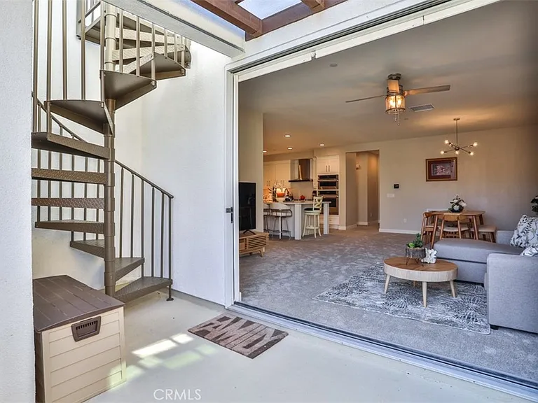 3318 Doheny Way — Photo 16