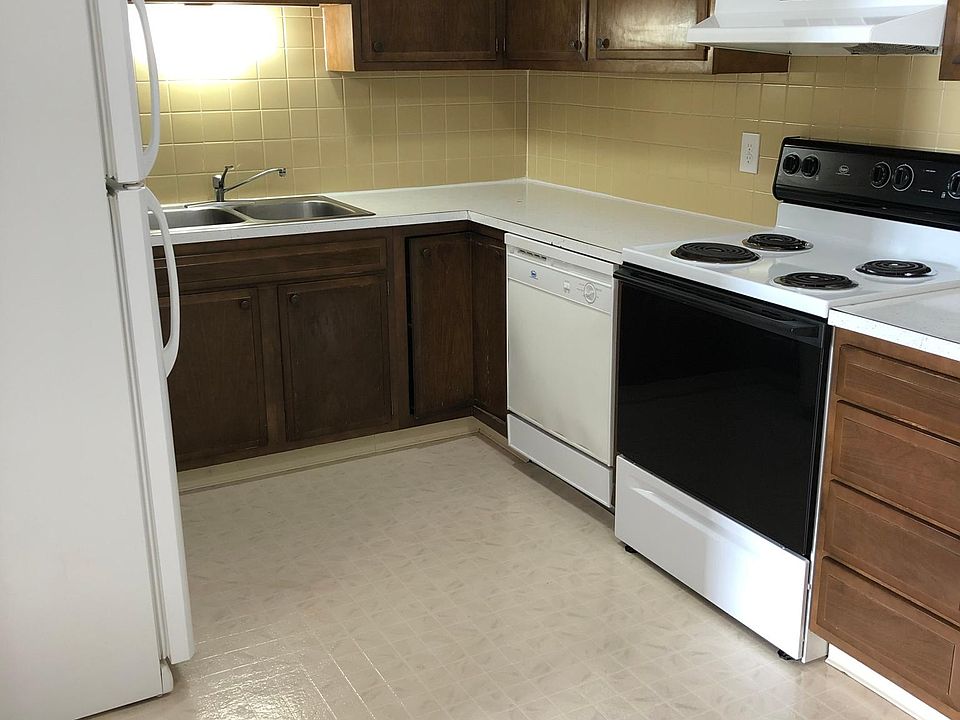 2nd image of 1203 28th St S #75
