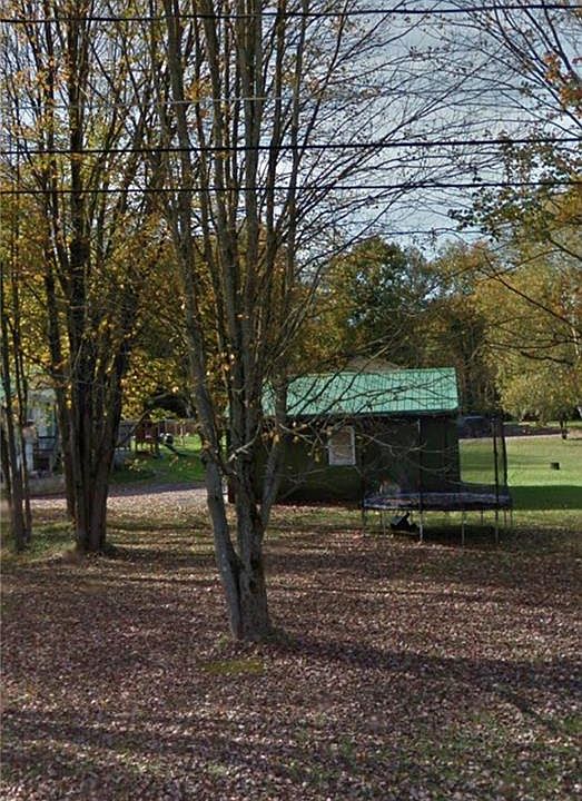 2nd image of 129 Shanty Creek Rd
