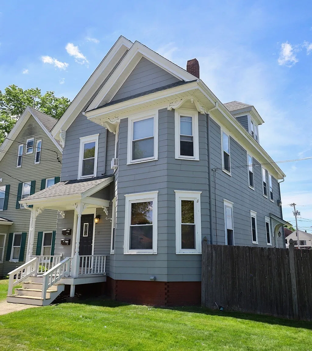 2 bed, 1.0 bath, 780 sqft, $2,400 — Photo 1