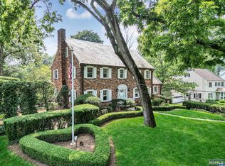 230 Manor Rd, Ridgewood, NJ 07450