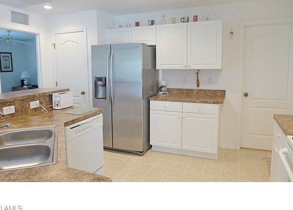 5th image of 3720 NE 12th Pl