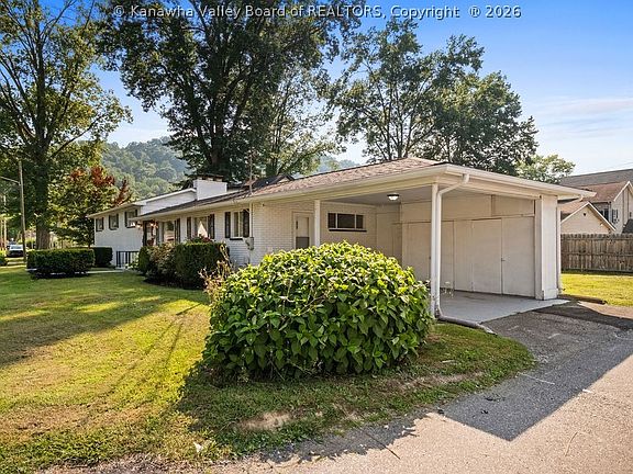 2nd image of 411 46th St SE