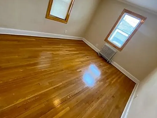 2029 27th St, Astoria, NY 11105