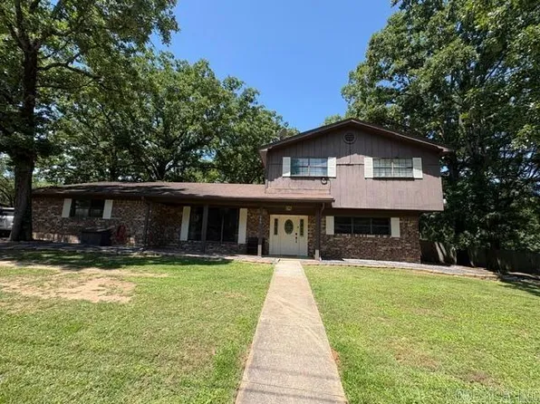 300 S Circle Dr, Hope, AR 71801