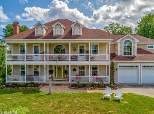 22 Brookdale Dr, Gorham, ME 04038