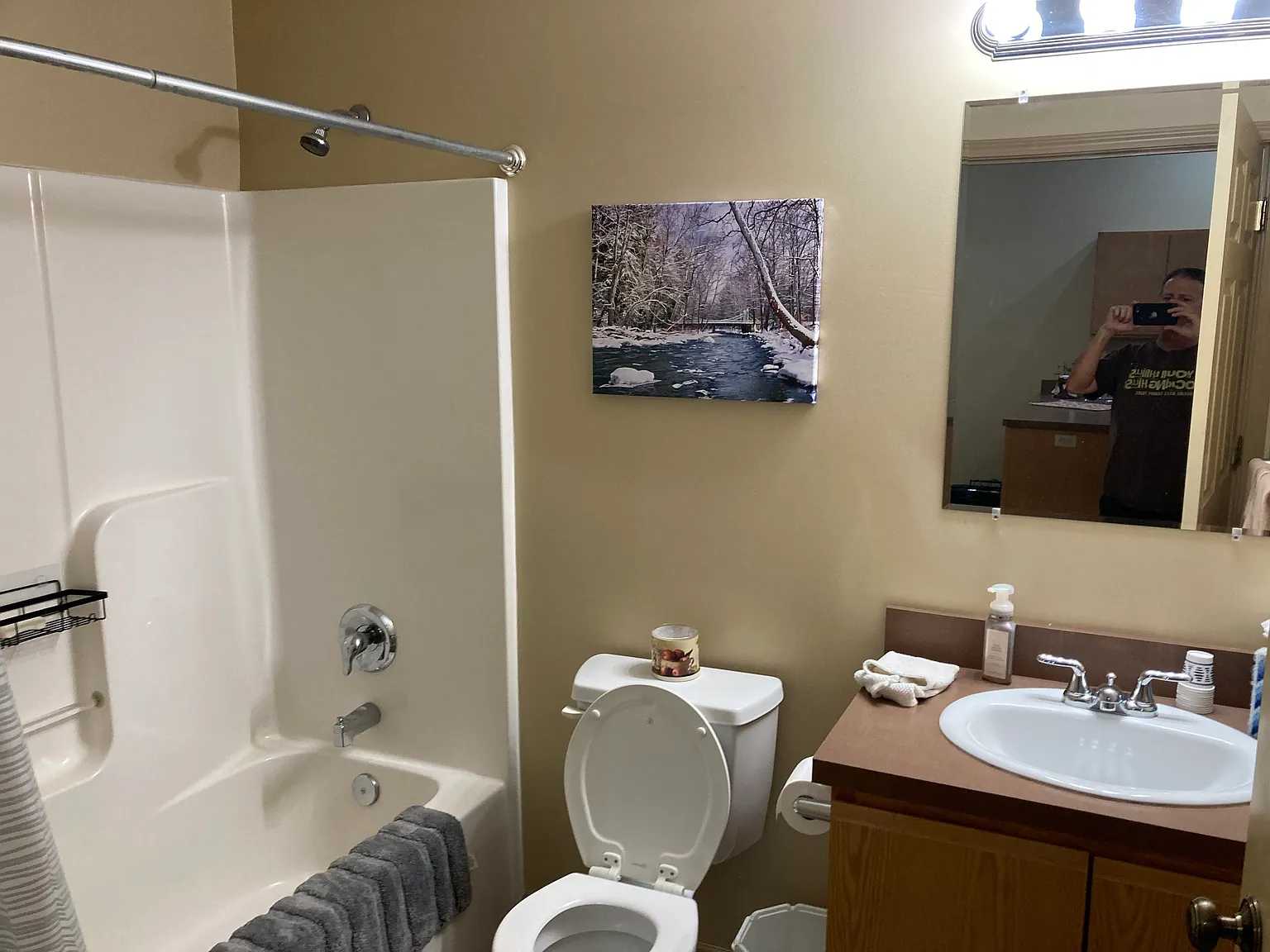 2 bed, 1.5 bath, 1150 sqft, $975 — Photo 2