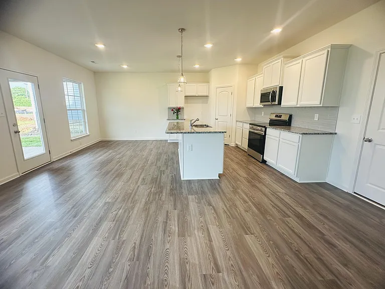 2380 Geranium Ln — Photo 6
