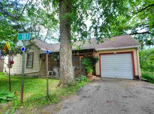 107 Beach Ave, Edgerton, WI