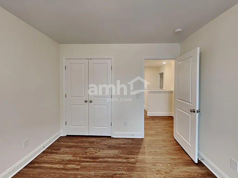 1127 Amberly Way — Photo 22