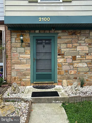 2100 Mager Dr Photo 1