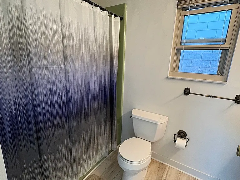 1966 W Beckert Ave #2 — Photo 8