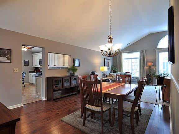 5th image of 30W012 Juniper Ct