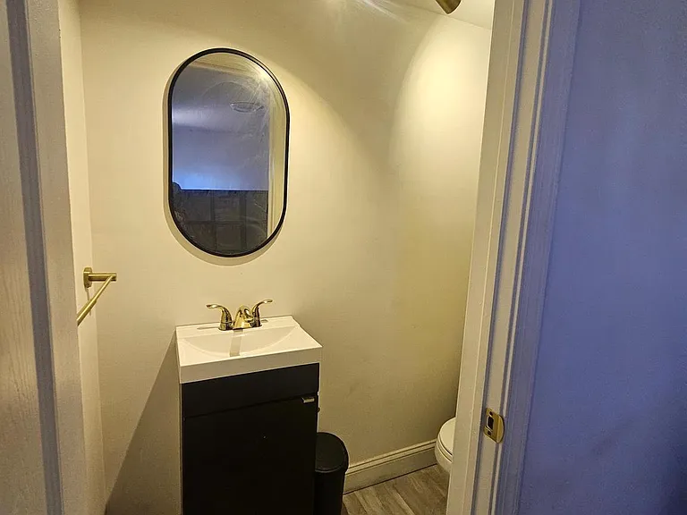 150 E Pleasant St — Photo 10