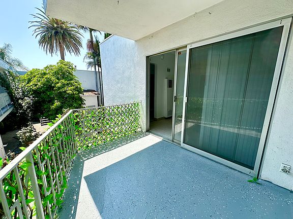 2nd image of 3426 Vinton Ave #16A