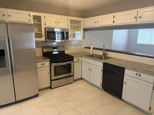 3311 Autumn Bridge Ln — Photo 11