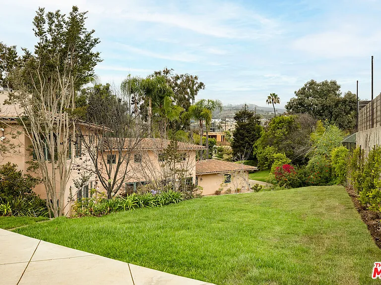 16820 W Sunset Blvd — Photo 45