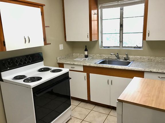 5th image of 554 NE 7th Ave