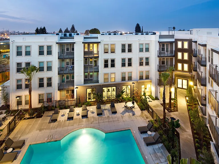 Cirrus Redwood City — Photo 3