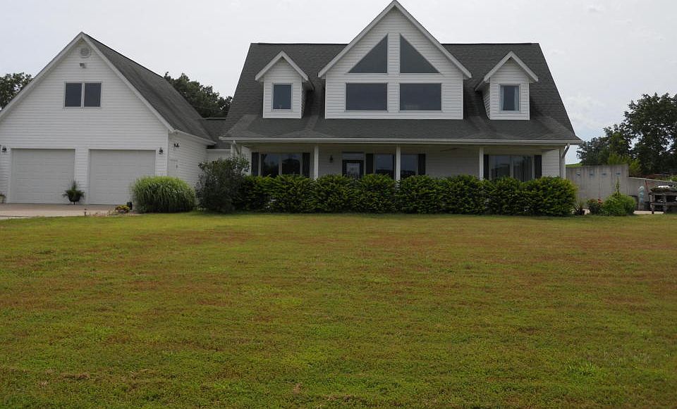1st image of 829 Pleasant Valley Dr