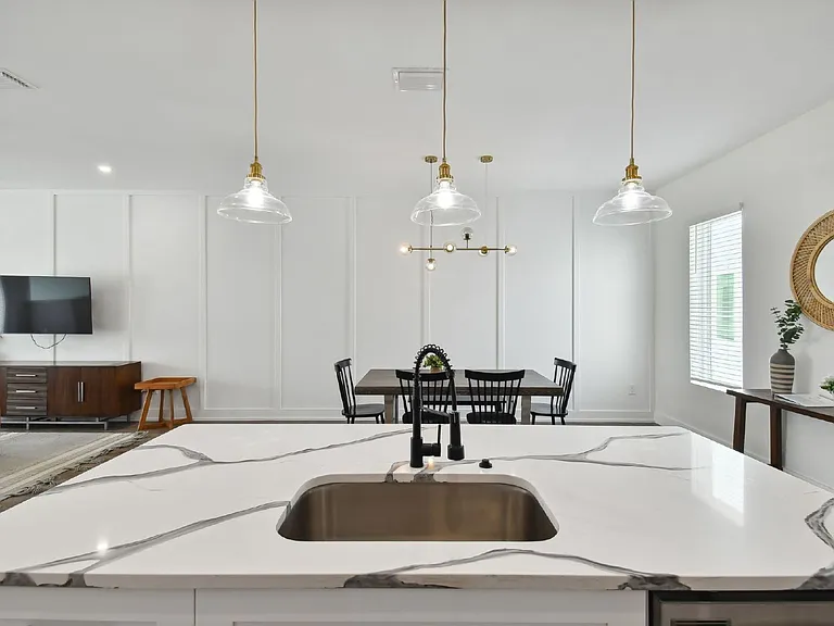 121 E Warren Ave #4 — Photo 22