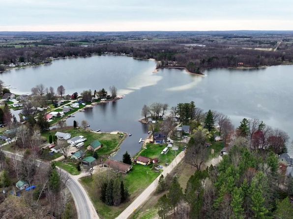 1661 E Pratt Lake Rd, Gladwin, MI 48624
