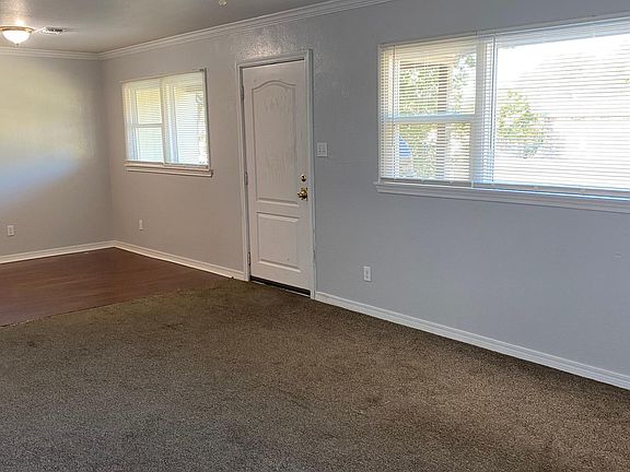 Living room & Dining room